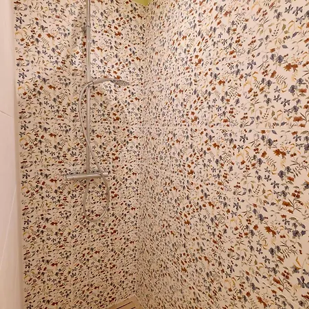 Rebecca House, Appartement